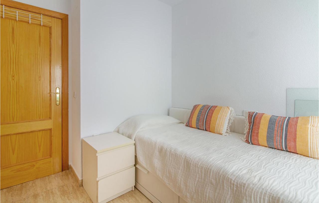 4 Bedroom Cozy Home In ピラール・デ・ラ・オラダダ エクステリア 写真