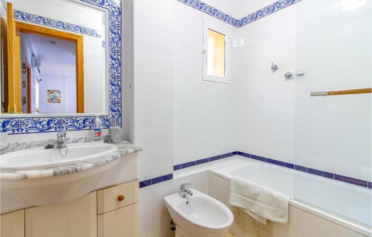 4 Bedroom Cozy Home In ピラール・デ・ラ・オラダダ エクステリア 写真